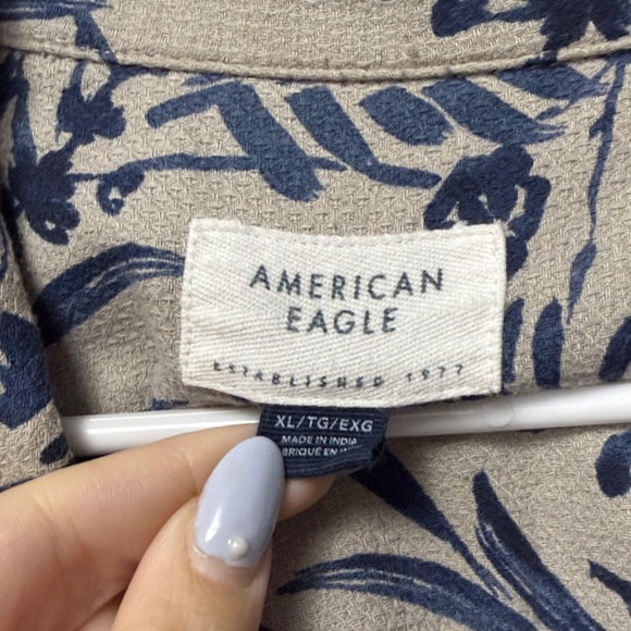 American Eagle Poolside Floral Button Up Shirt - Picture 3 of 12